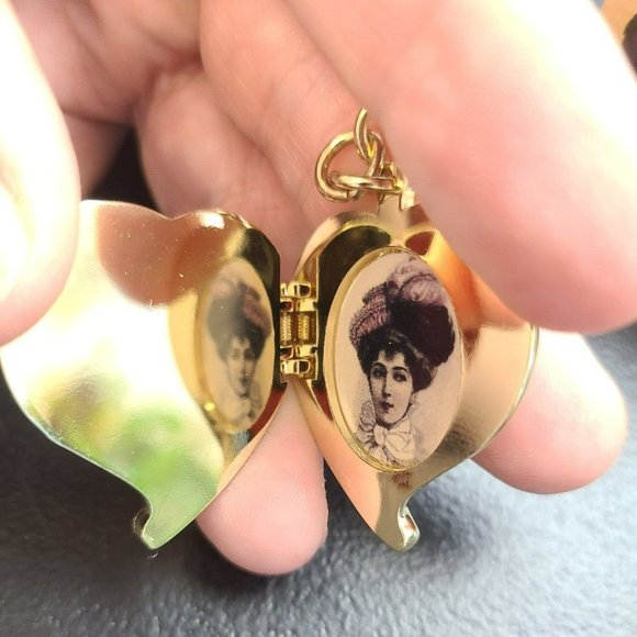 VTG 2000 Avon Heart Locket Keychain Birthstone Simulated Diamond April G… - Picture 3 of 8